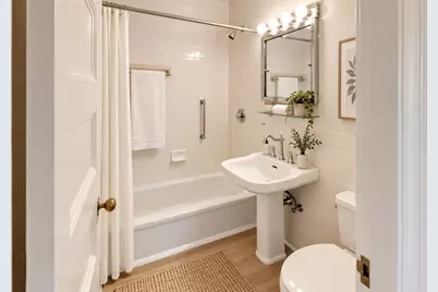 1070 Beacon St. #6A, Brookline, MA 02446 - Photo 8