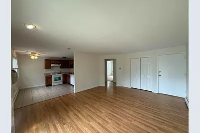 70 Edgelawn Ave #4, North Andover, MA 01845 - Photo 4