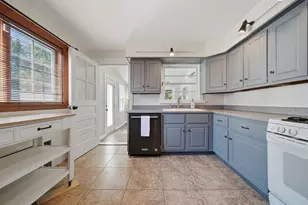 38 1/2 Abington Ave, Peabody, MA 01960 - Photo 16