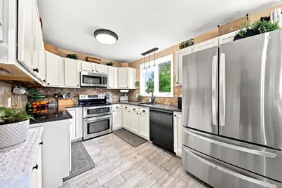 31 Ayer St #31, Haverhill, MA 01832 - Photo 4