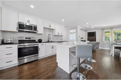 107 New York St, Lowell, MA 01854 - Photo 10