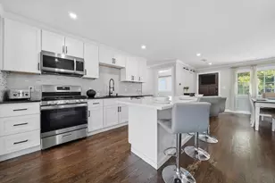 107 New York St, Lowell, MA 01854 - Photo 10