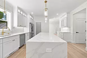 2 Berthold St, Saugus, MA 01906 - Photo 8