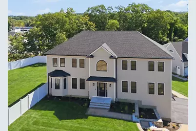 2 Berthold St, Saugus, MA 01906 - Photo 2
