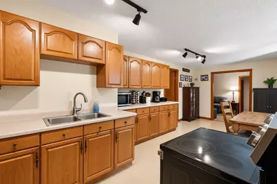 138 Fremont St, Taunton, MA 02780 - Photo 14