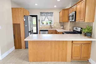 120 Woodrow Ave, Boston, MA 02124 - Photo 4