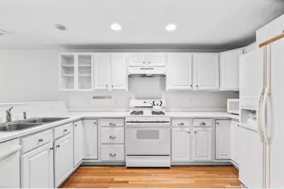 7 Par Three Ct, Mashpee, MA 02649 - Photo 10