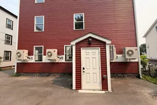 33 Pleasant St, Leominster, MA 01453 - Photo 18