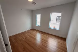 33 Pleasant St, Leominster, MA 01453 - Photo 8