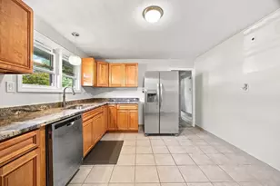 96 Shady Brook Ln, Springfield, MA 01118 - Photo 4