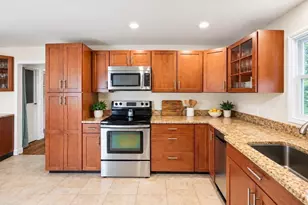 81 Warfield Ave, Hull, MA 02045 - Photo 10