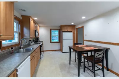 16 Crabapple Ln, Chelmsford, MA 01824 - Photo 4