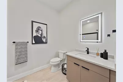 123 Essex #303, Lawrence, MA 01840 - Photo 16