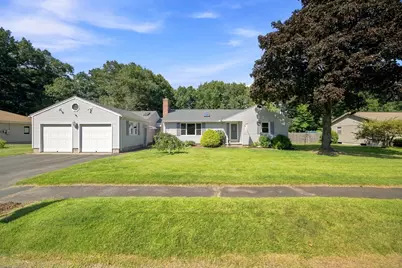 47 Overlook Dr, Easthampton, MA 01027 - Photo 1