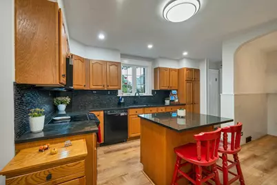 5 Grant St, Chelmsford, MA 01863 - Photo 4