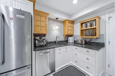 16 Country Club Rd #16, Peabody, MA 01960 - Photo 6