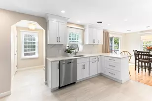 354 Twin Lakes Dr, Halifax, MA 02338 - Photo 8