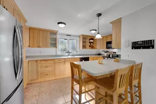 16 Charlton St, Sturbridge, MA 01566 - Photo 10