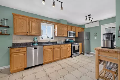 15 Draper St, Medford, MA 02155 - Photo 8