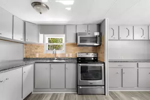 71 Maplewood Dr, Halifax, MA 02338 - Photo 8