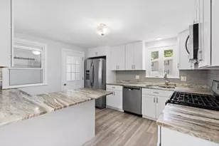 2 Ash St, Amesbury, MA 01913 - Photo 6
