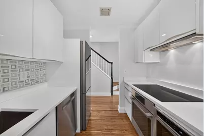 28 Admirals Way #28, Chelsea, MA 02150 - Photo 6