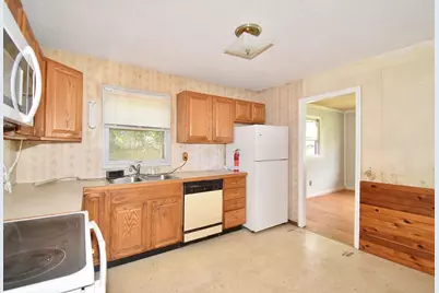 58 Cabot St, Palmer, MA 01069 - Photo 8