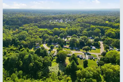 243 Shady Brook Ln, Springfield, MA 01118 - Photo 36