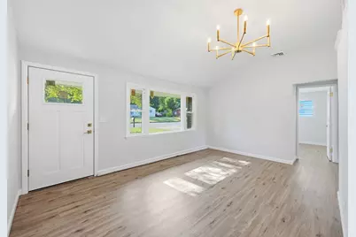 243 Shady Brook Ln, Springfield, MA 01118 - Photo 12
