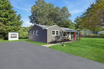 243 Shady Brook Ln, Springfield, MA 01118 - Photo 2