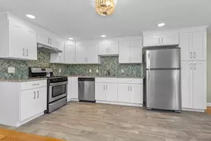 31 Acorn Dr, Randolph, MA 02368 - Photo 8