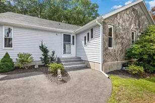 31 Acorn Dr, Randolph, MA 02368 - Photo 4