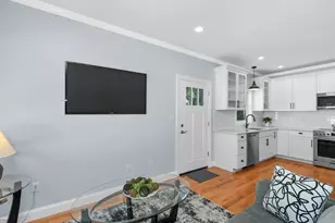 28 Ash St, Waltham, MA 02453 - Photo 8