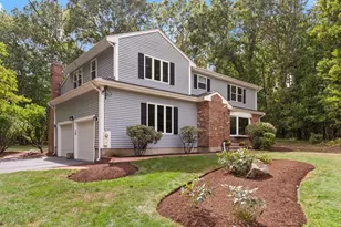 14 Fox Hollow Ln, Sharon, MA 02067 - Photo 2