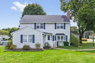 22 Abbott Rd, Waltham, MA 02452 - Photo 2