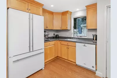 22 Abbott Road, Waltham, MA 02452 - Photo 8