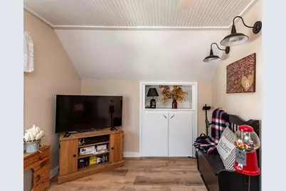 71 Sycamore St, Swansea, MA 02777 - Photo 22