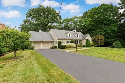 48 Locksley Rd, Lynnfield, MA 01940 - Photo 2