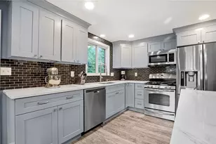 23 Cranberry Cir, Carver, MA 02330 - Photo 10
