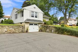 3 Tyler St, Methuen, MA 01844 - Photo 2