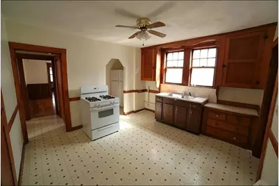 7 Seagrave Rd #1, Cambridge, MA 02140 - Photo 2