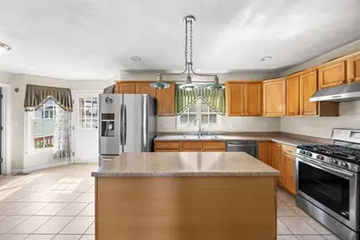 388 Varnum Ave, Lowell, MA 01854 - Photo 12