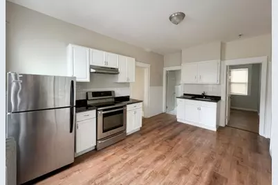 2 Haviland St, Worcester, MA 01602 - Photo 2