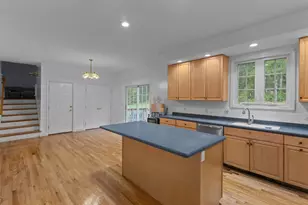 352 Grafton St, Shrewsbury, MA 01545 - Photo 8