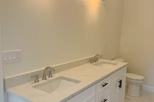 37 Karen St, Lowell, MA 01851 - Photo 6