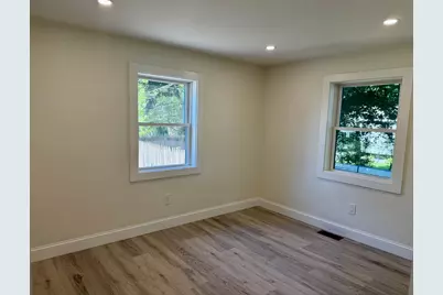 37 Karen St, Lowell, MA 01851 - Photo 6