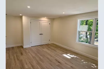 37 Karen St, Lowell, MA 01851 - Photo 12
