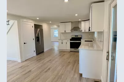 37 Karen St, Lowell, MA 01851 - Photo 2