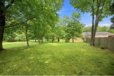 60 Brickett St, Springfield, MA 01119 - Photo 24