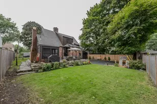 55 Burrell St, Melrose, MA 02176 - Photo 32